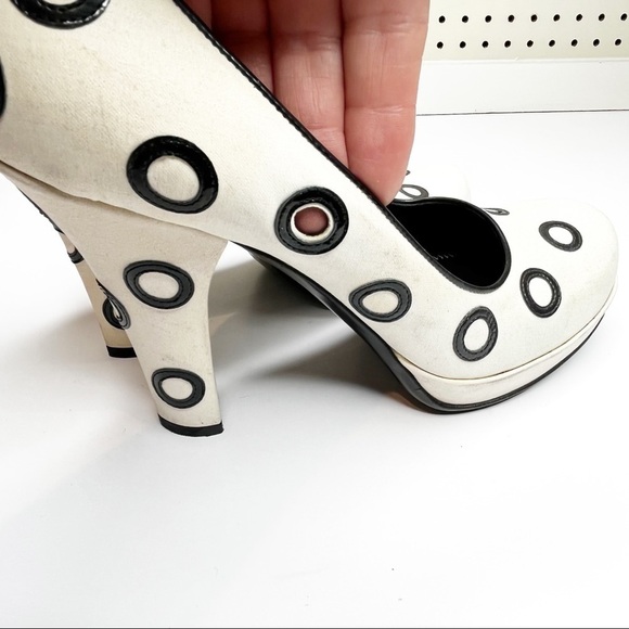 Louis Vuitton | Linen Chunky Heels - Picture 7 of 8